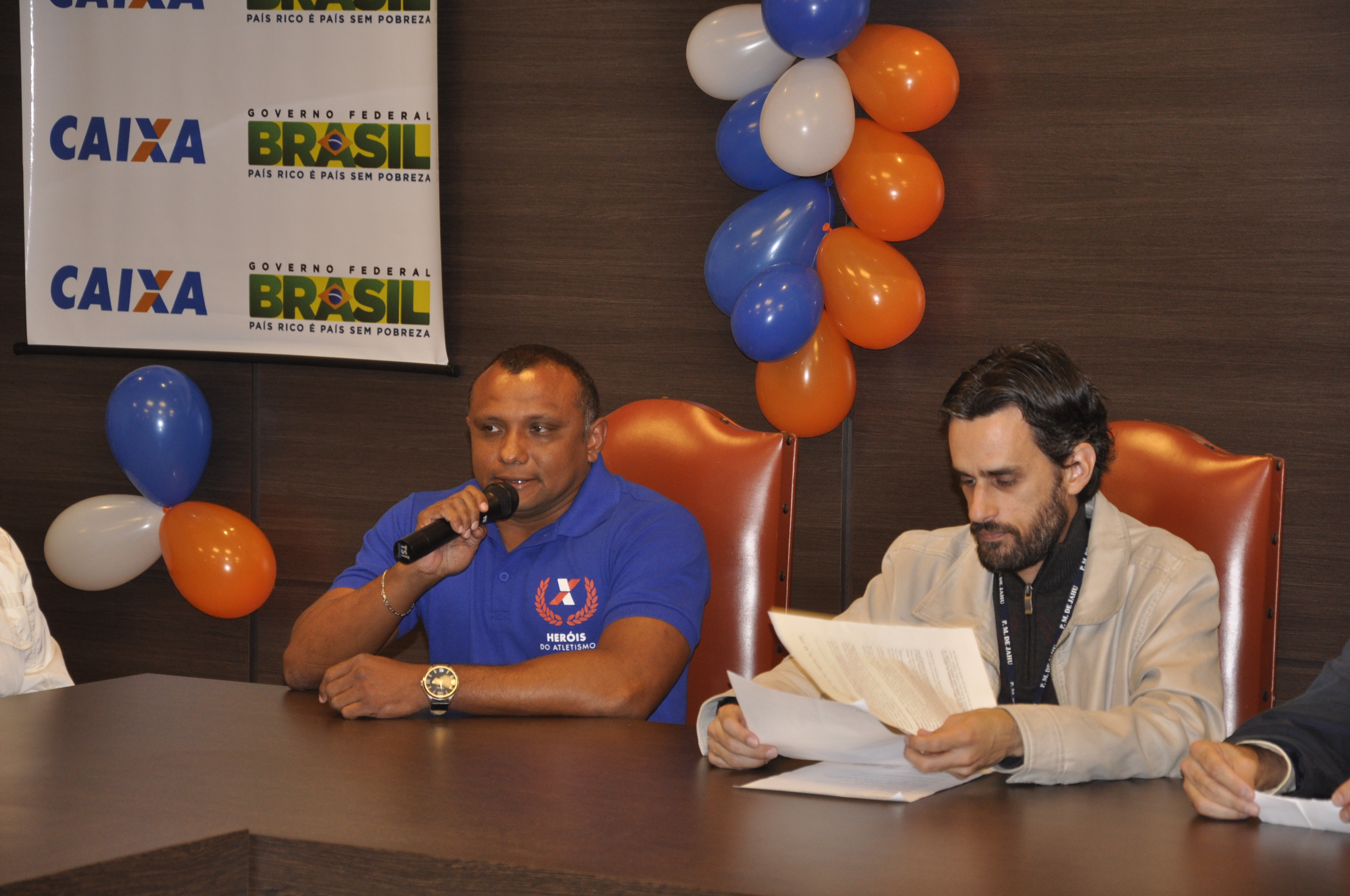 Claudinho de Souza e o prefeito Rafael Agostini